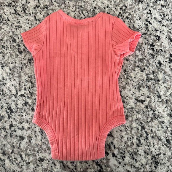 0-3 Mos Ribbed Bodysuits - Picture 3 of 5
